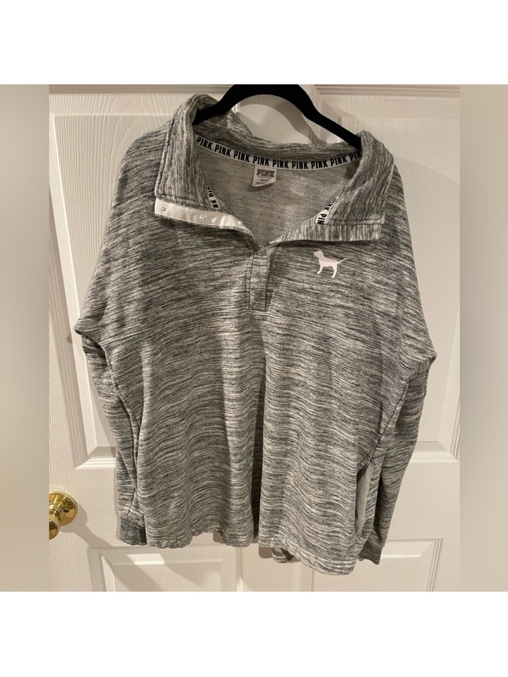 PINK Victoria's Secret Gray Heather Snap-Up Top with Dog Logo